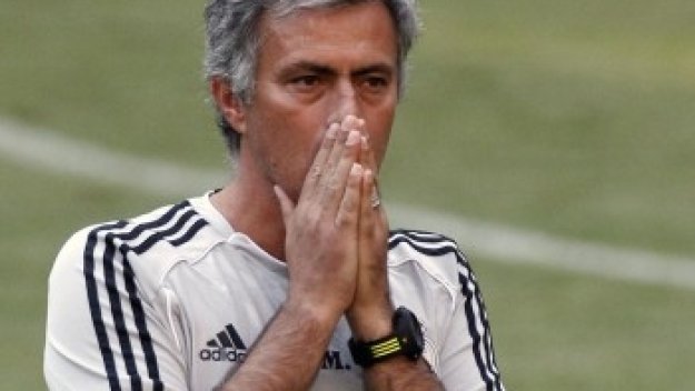 ПСЖ хвърля око на Моуриньо