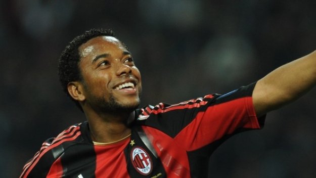 Милан докосна титлата след измъчен успех над Бреша, Робиньо герой