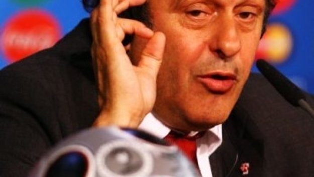 УЕФА заплаши Сърбия и Хърватия с изваждане от международни участия