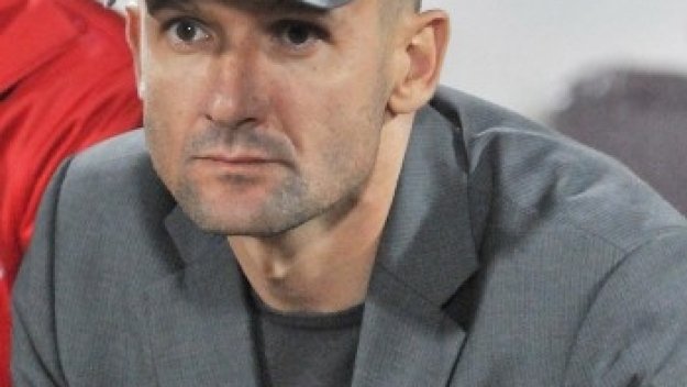 Милен Радуканов шпионира съперник