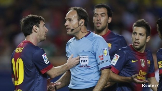 Барса обърна Севиля в скандален мач