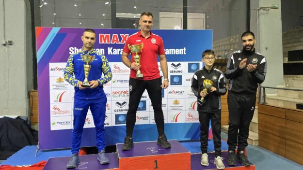 "Файтърс-НСА" грабна нови две купи от последния турнир по шотокан карате за 2025 г.