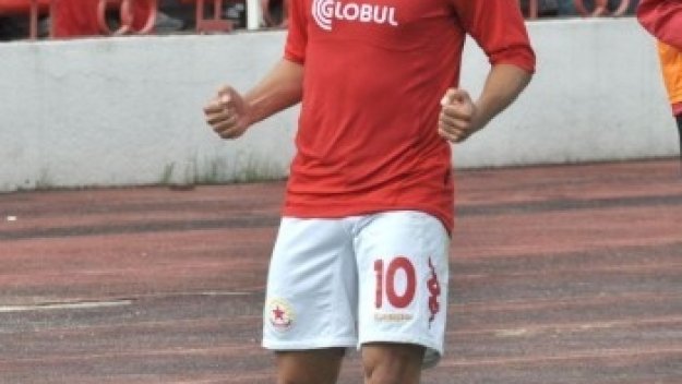 Обрат! Жуниор Мораеш се завръща в ЦСКА, Спас Делев - не