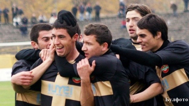 &quot;Христо Ботев&quot; без проблеми за лиценза