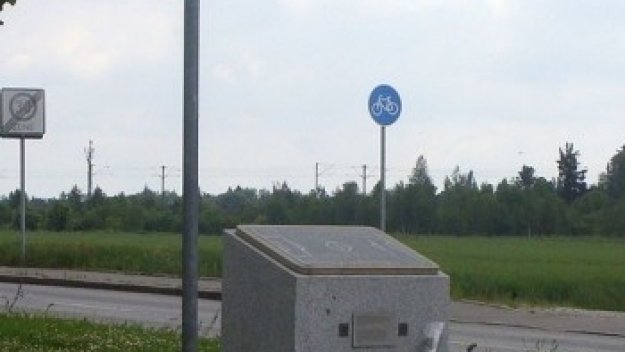 Ман Сити почита жертвите на Ман Юнайтед с венец в Мюнхен