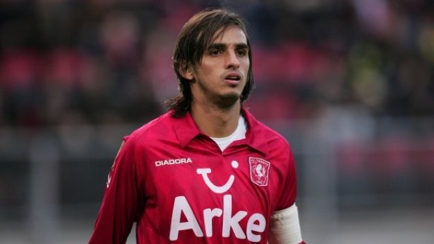 Фулъм прилапа звездата на Твенте Брайън Руис