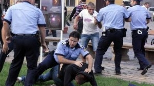 УЕФА отне 3 точки на Динамо Загреб заради мелета на феновете