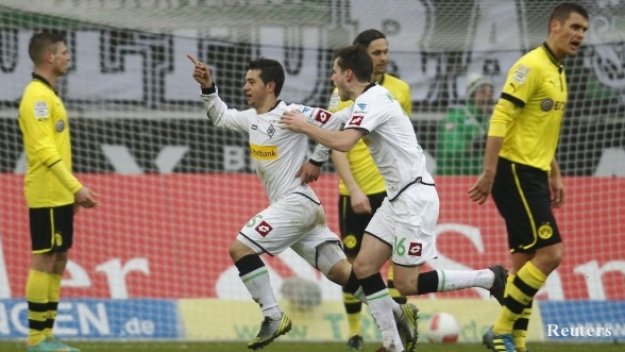 Гладбах се пребори за точка срещу Дортмунд