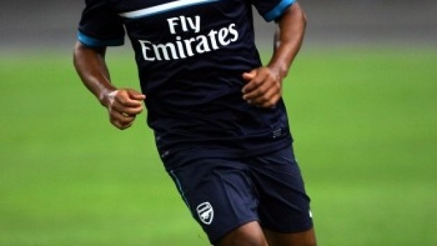 Уолкът към Венгер: Искам да играя като нападател