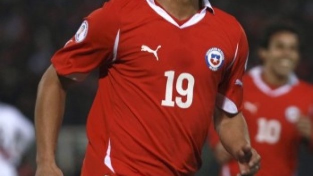 Милан следи талант от Чили