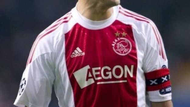 Аякс ще се опита да вземе Бендтнер, ако продаде Суарес