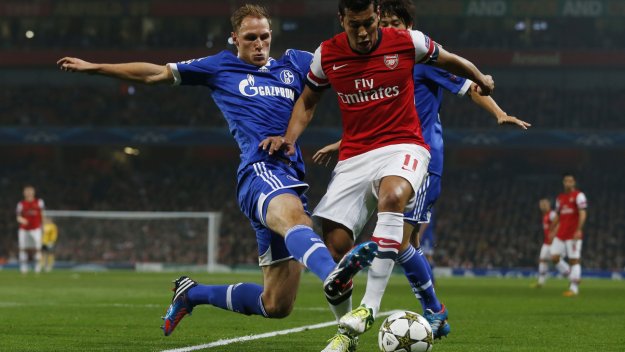 Пребиха бившия защитник на Арсенал Андре Сантош