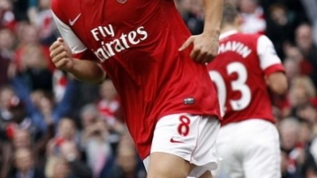 Арсенал ще възнагради Насри с нов 5-годишен договор