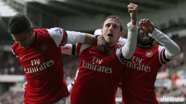 Арсенал с жизненоважна победа
