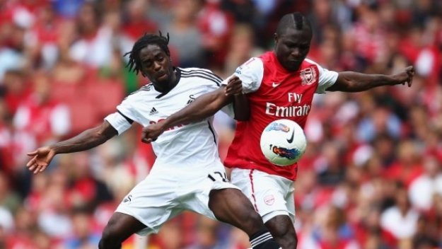 Арсенал издрапа до щастлива победа