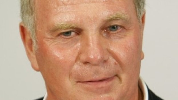 Ули Хьонес: Няма да привличаме Шакири, той не е опция за нас