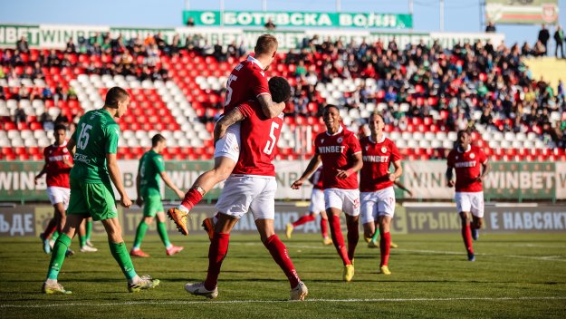 "Червена" мощ! ЦСКА мина с лекота през Враца