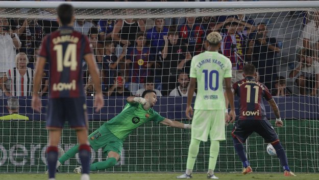 Барселона с първи фамозен обрат за сезона