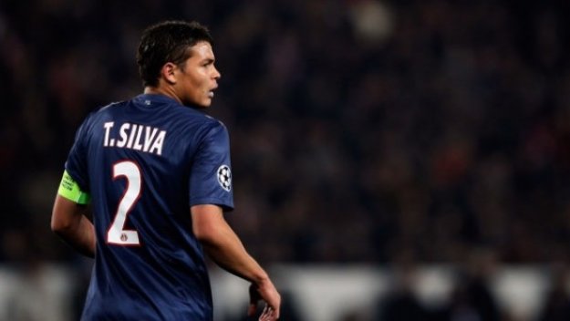 Тиаго Силва ще се консултира с Ибра преди да преподпише
