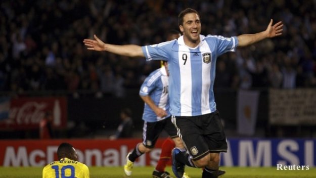 Жозе дава Игуаин за Силва?