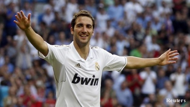 Хеттрик от хеттрици за Игуаин