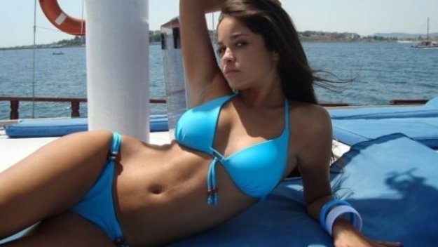 Плеймейтка се изцепи: Минала съм всичките национали