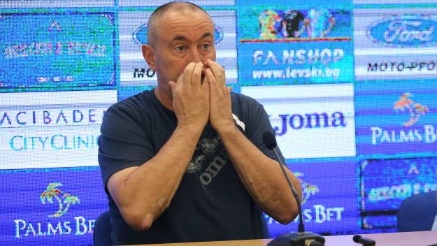 Мъри Стоилов се хвана за главата, нови проблеми застигнаха Левски