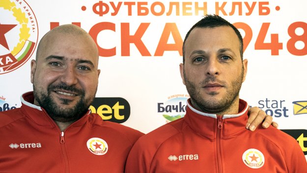 Илия Ангелов (вляво) се оказа фен на Левски