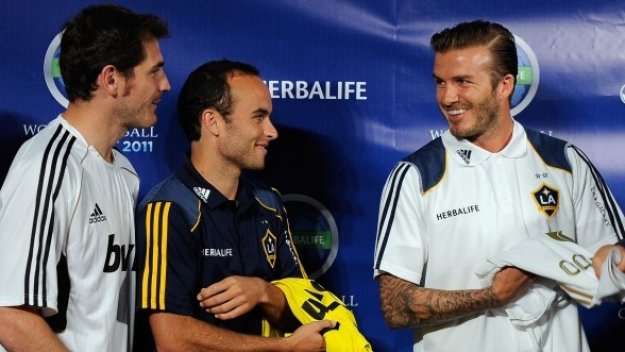 Луда фенка се блъсна в голф-количка на Реал Мадрид + ВИДЕО