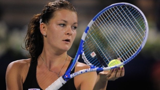 Агниешка Радванска с убедителна победа на старта в Станфорд