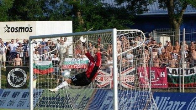 Супервратар акостира в Левски през зимата