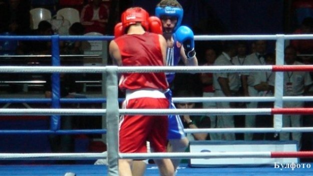 Младен Манев размаза съперник в Баку