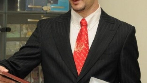 Веско Топалов се смъкна с едно място в световната ранглиста