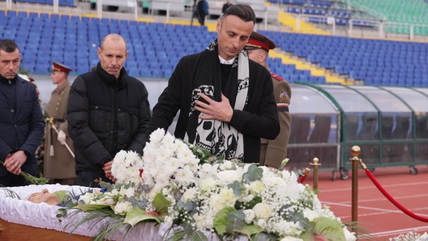 Бербатов на сбогуване с Пенев: Той беше наш баща