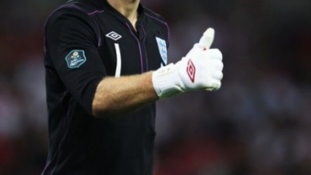 Джо Харт още не се чувства твърд титуляр в Сити и Англия