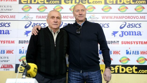 Левски е добре отзад, но отпред - издиша