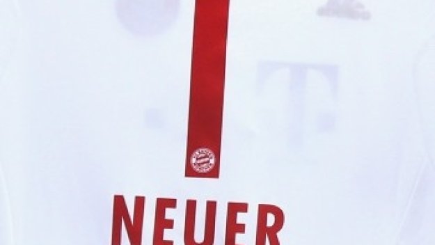 Нойер сложи подписа си в Мюнхен