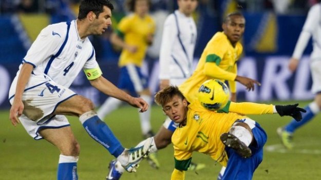 Автогол носи победа на Бразилия