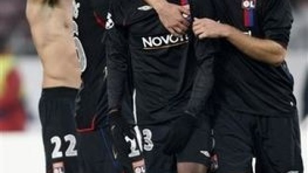 Лион остана жив след 2:0 в Щутгарт