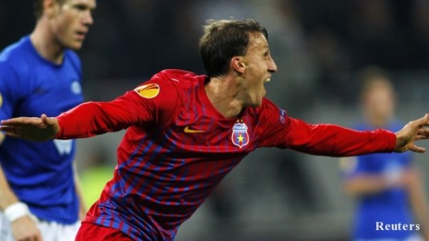 Милан и Челси се интересуват от румънски национал