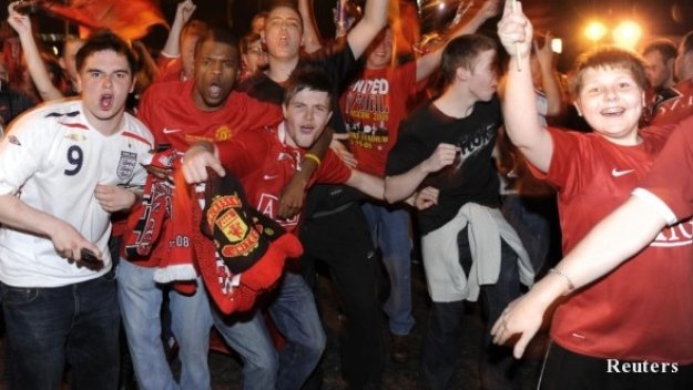 Дортмунд и Ман Юнайтед с най-висока средна посещаемост през сезона