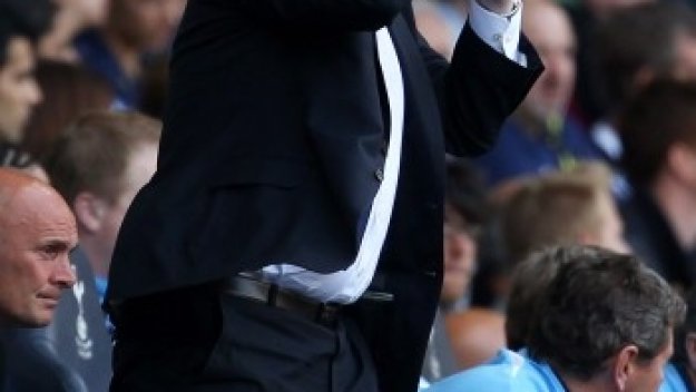 Алекс Маклийш запазва поста си в Бирмингам