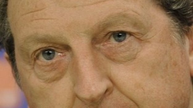Рой Ходжсън се връща в Англия, за да подпише с Ливърпул