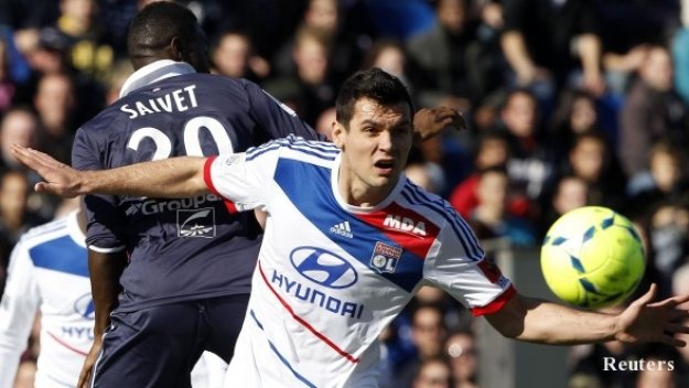 Ливърпул си хареса бранител на Лион