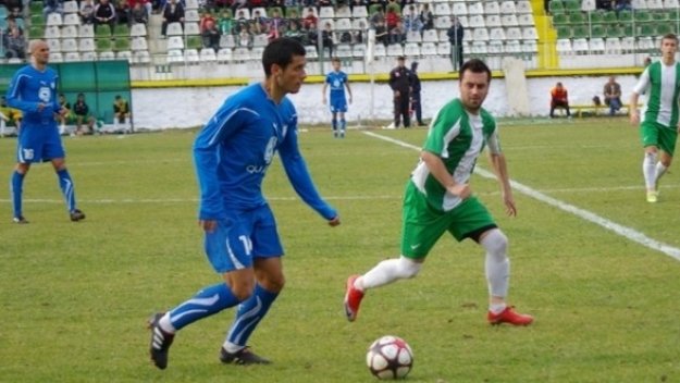 Бала пусна &quot;акулите&quot; в тридневна почивка