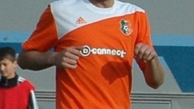 Национал от Литекс къса с футбола