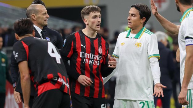 Рефер изрита звезда на Милан (ВИДЕО)