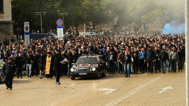 Венци Стефанов: Феновете на Левски ще разнасят ли катафалка и за тяхното погребение? + ВИДЕО