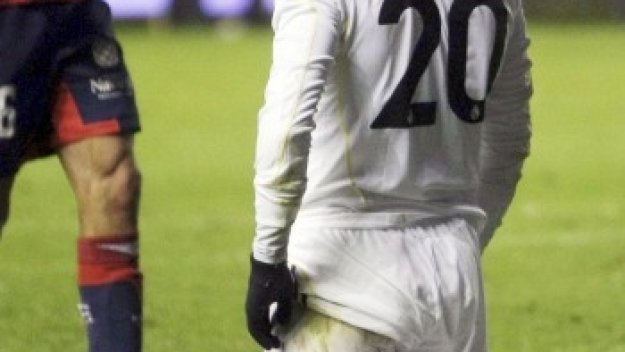 Игуаин се приближава към скалпела