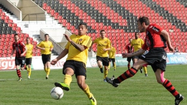 Ботев Пловдив влезе в тройката и засили Локо София към &quot;Б&quot; група